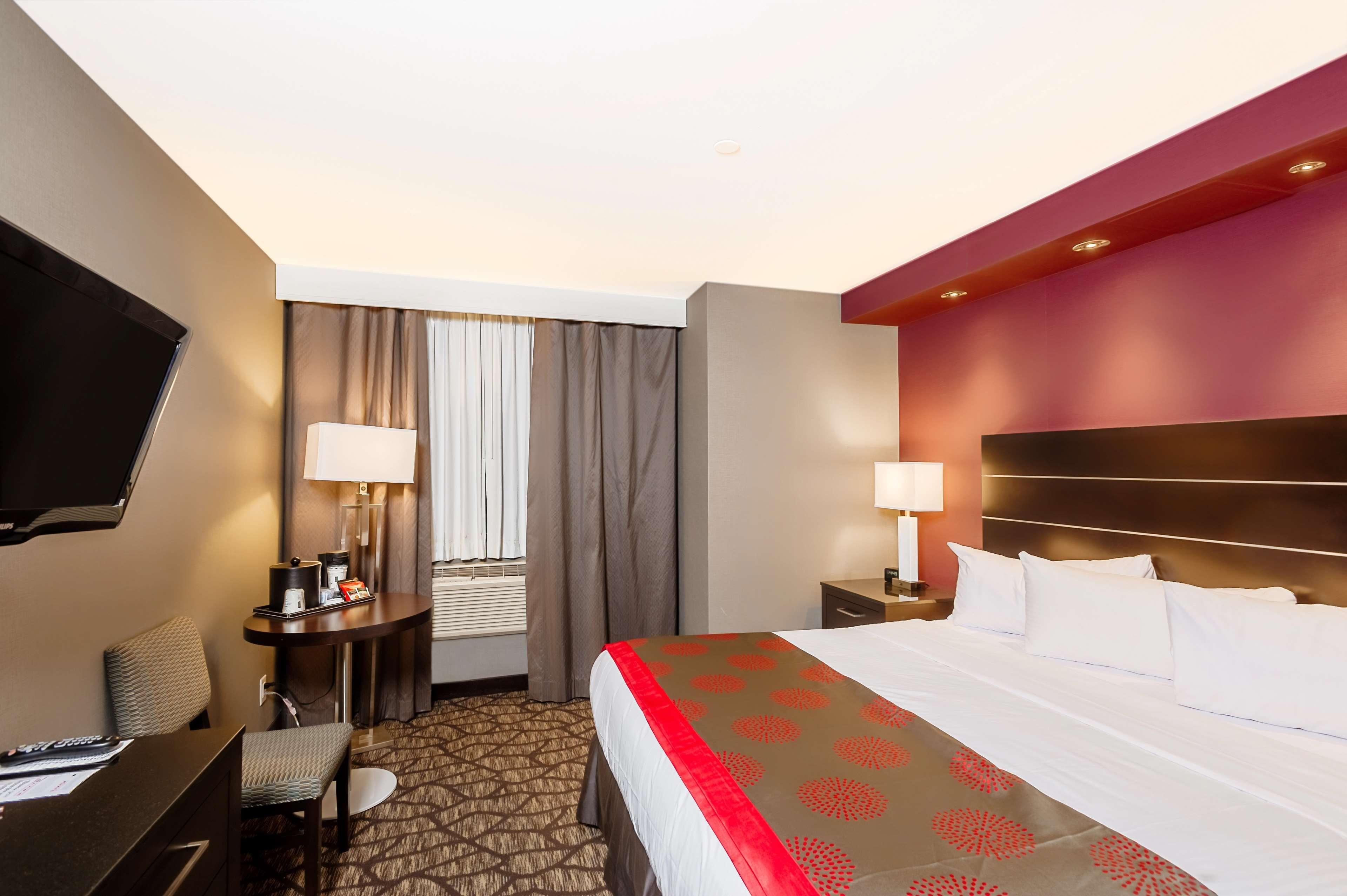 Ramada By Wyndham Niagara Falls By The River Hotel Buitenkant foto