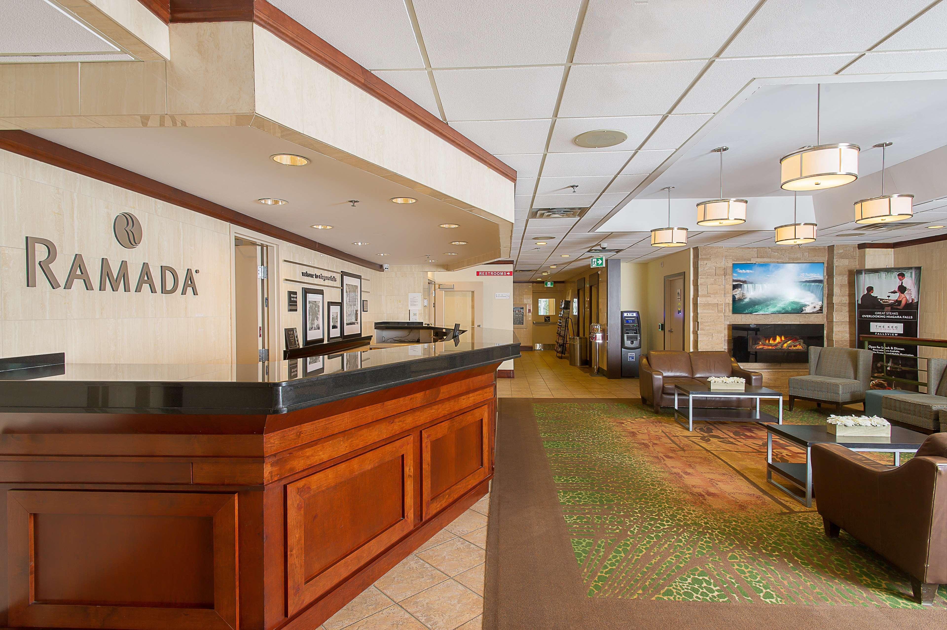 Ramada By Wyndham Niagara Falls By The River Hotel Buitenkant foto